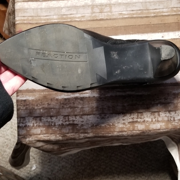 Kenneth Cole Reaction Womens Booties size 8 - Picture 3 of 5